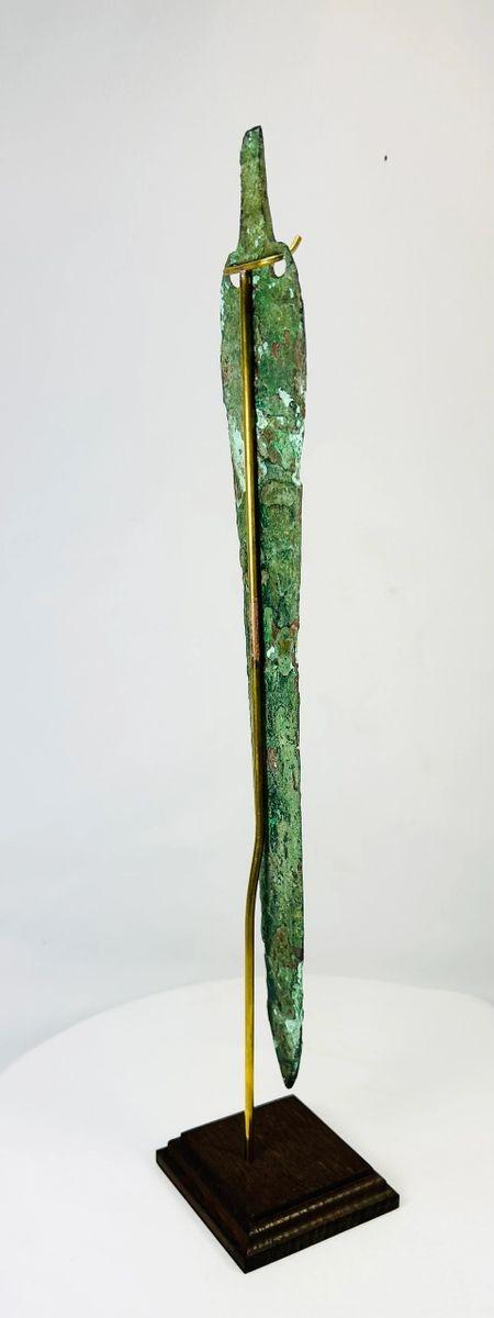 Ancient Caspian Bronze Blade – front view showing elongated tapered form and green patina, circa 2000–1000 BCE.