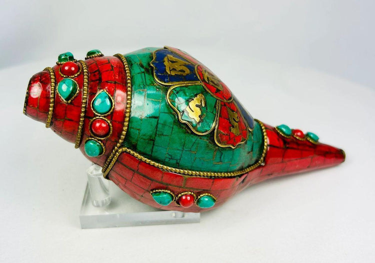 Qing Dynasty Tibetan ritual conch trumpet with gilt bronze fittings