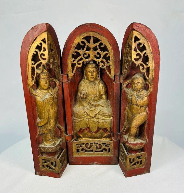 Qing Dynasty personal Buddhist altar depicting Guanyin or Buddha with attendants