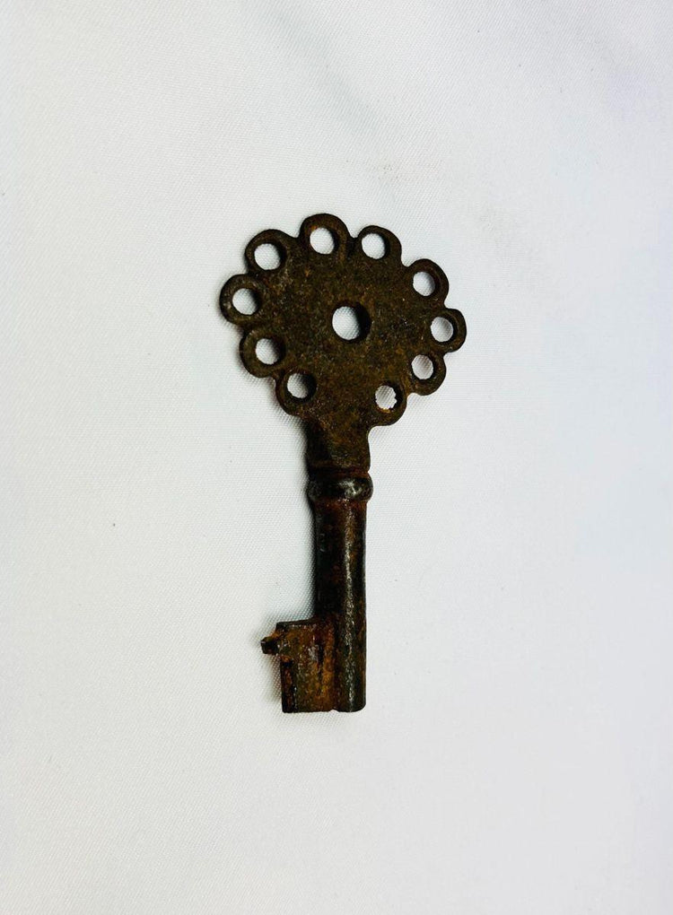Spanish Colonial iron key 16th–18th century forged with pierced head