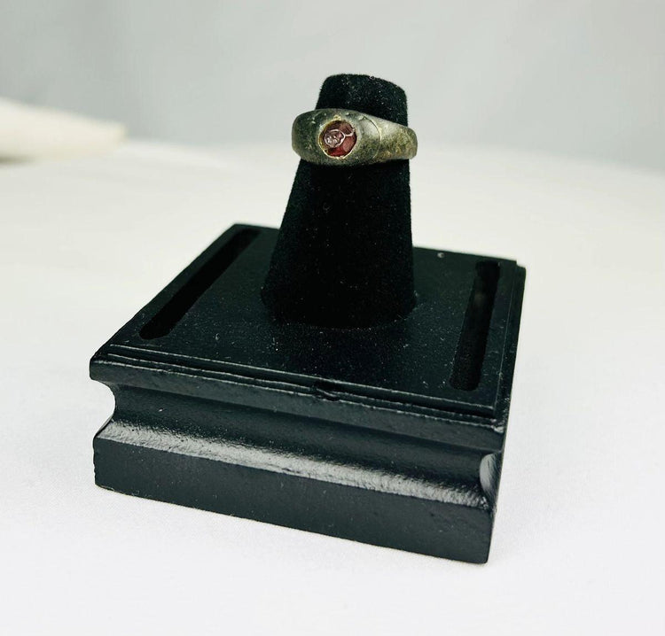 Ancient Sassanian ring showcasing engraved gemstone and fine craftsmanship