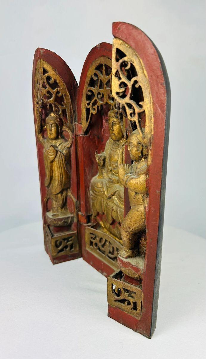 Portable Chinese Buddhist shrine used for private devotion during the Qing Dynasty