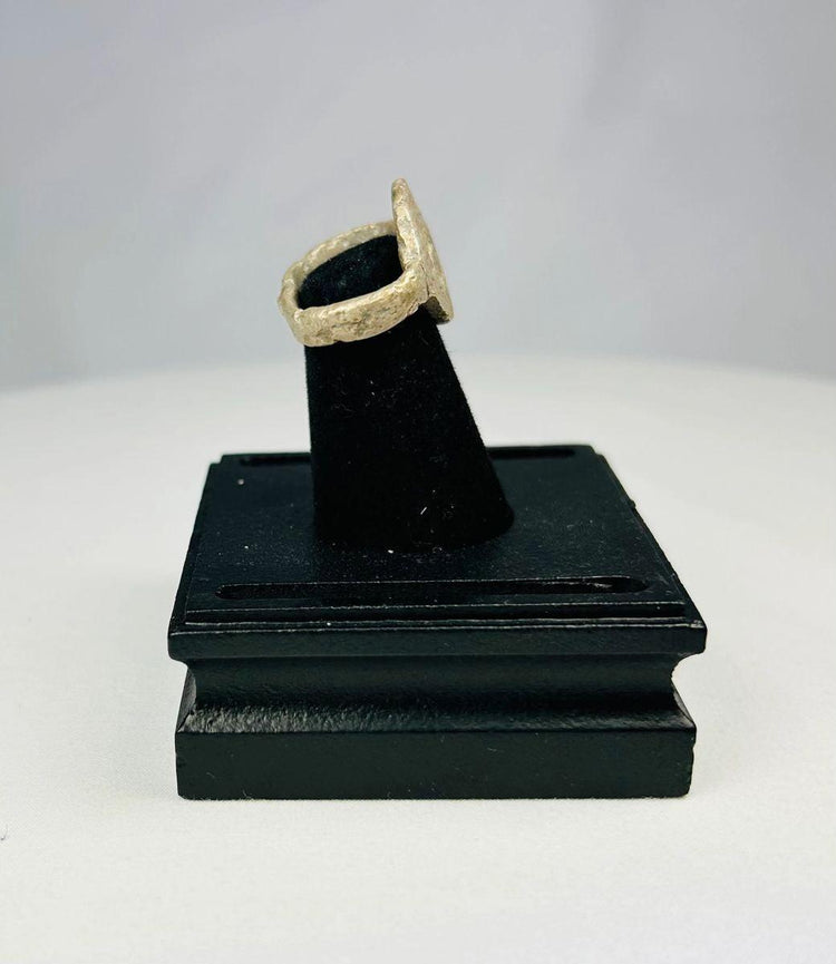 Antique bronze ring from Sassanian Empire with engraved animal scene