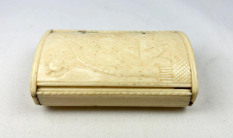 French POW made snuff box circa 1795–1815 with Square and Compasses