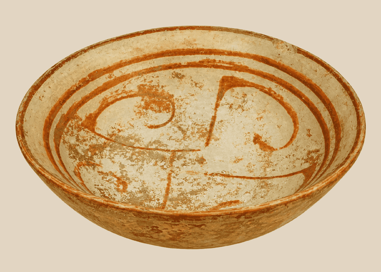 Pre-Columbian West Mexican terracotta bowl with cream slip and painted design
