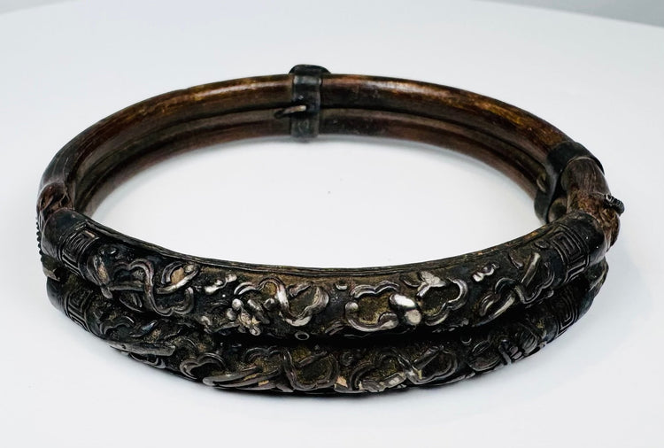 Nineteenth-century Chinese bamboo bracelet with scrolling foliate ornament