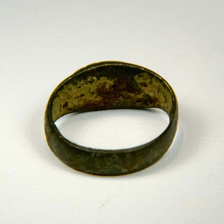 Ancient silver seal ring from the Sassanian Empire with engraved red-orange carnelian gemstone