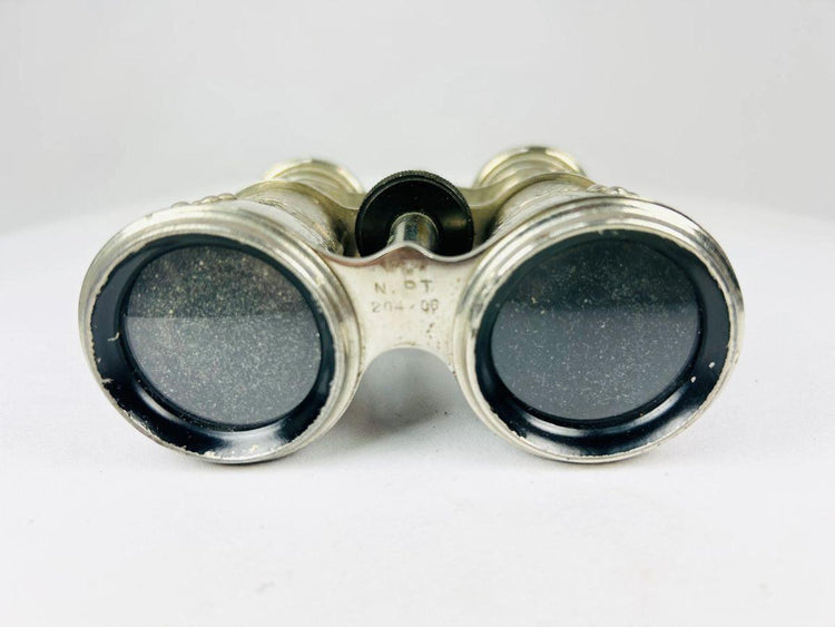 Gafas de ópera francesa Belle Époque | Latón plateado con pájaros y ramas repujados | Alrededor de 1880-1900