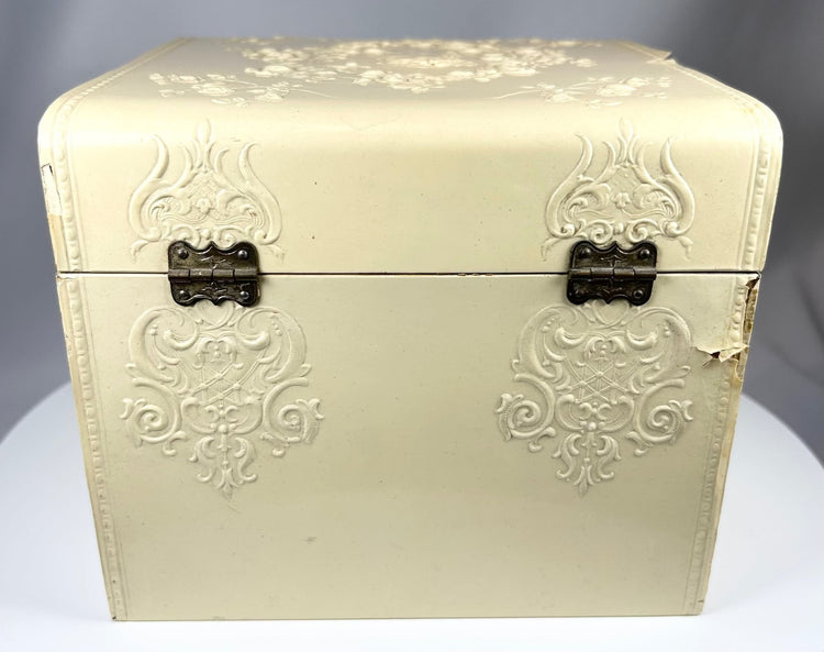 Edwardian gentleman accessory box with embossed design and linen collars