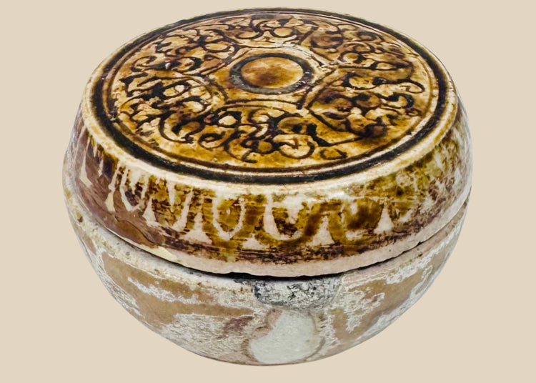 Medieval Thai Sawankhalok covered ceramic box with iron-brown foliate decoration