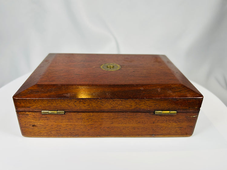 early biological microscope used by physicians and naturalists