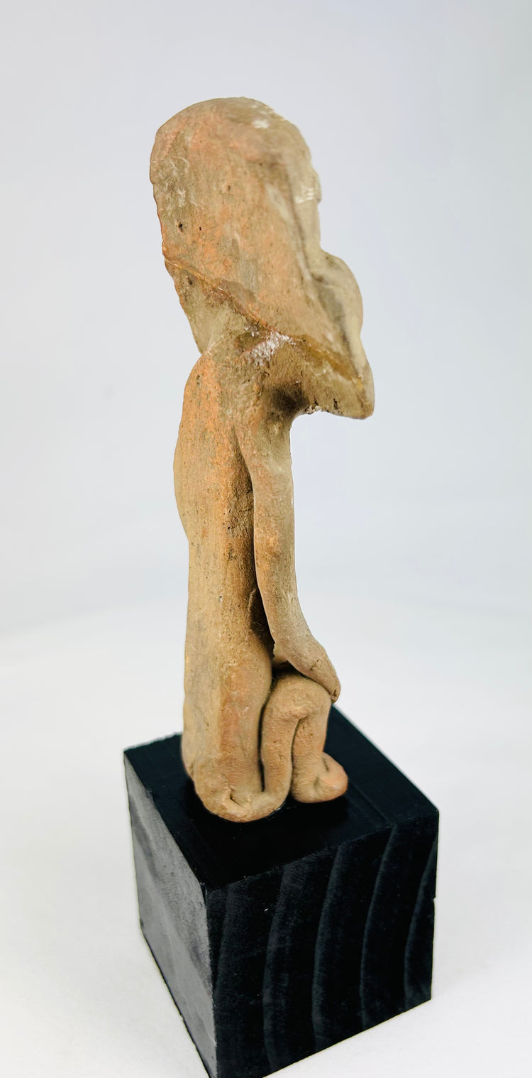 Asistente clásico de terracota teotihuacana | Manos sobre las rodillas | Circa 250-600 d. C.