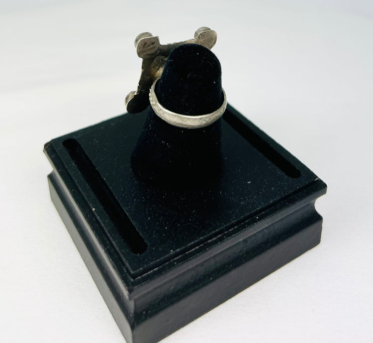 Anillo de plata antiguo | Joyería tribal del norte de África o Oriente Medio | Siglos XIX y XX