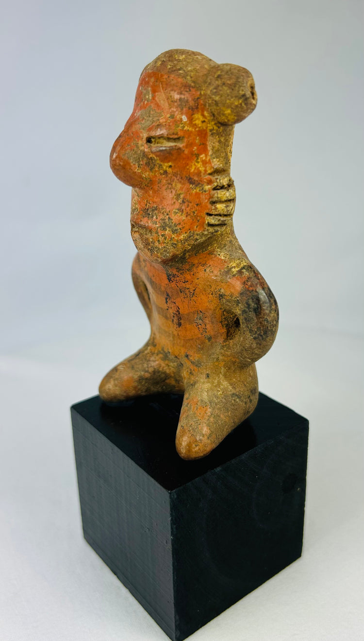 Figura de pie de terracota precolombina | Oeste de México | 300 a. C.–500 d. C.