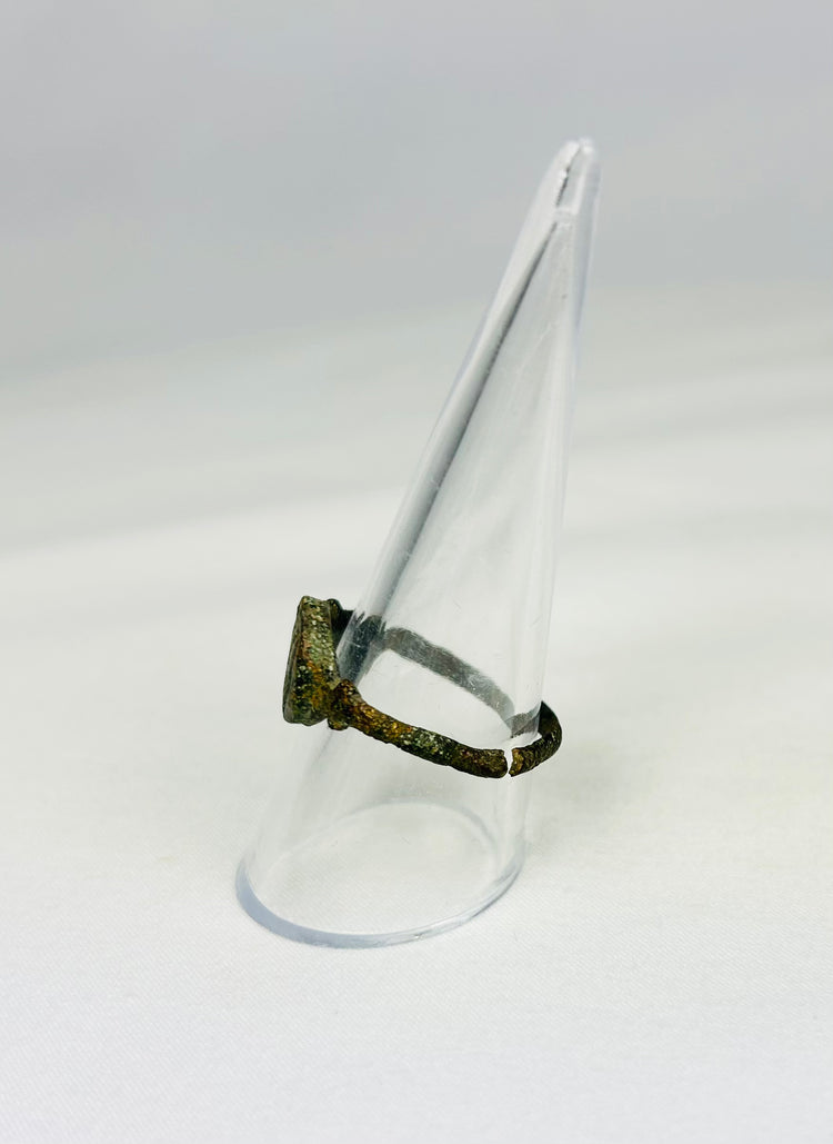 Ancient Roman personal seal ring 1st–3rd century CE broken band but intact bezel