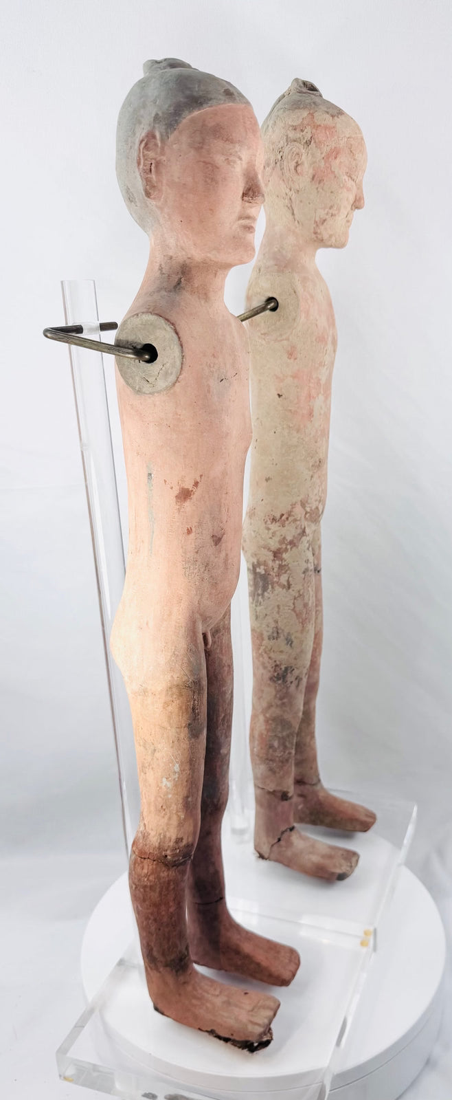 Lower-body cracking and historic stabilization on a Chinese terracotta figure