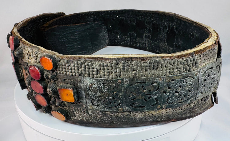 Close-up of the clasp and decorative metalwork on a 17th–18th century Jewish bridal belt with Cornelian stone embellishments.