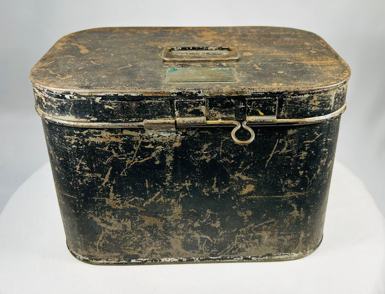 Historic U.S. Navy officer gold bullion epaulettes with original fitted carrying case