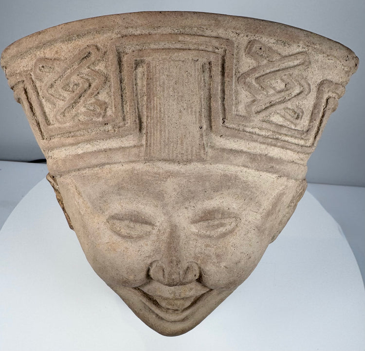 Pre-Columbian Veracruz Sonriente terracotta head fragment with expressive features, circa 600–900 CE