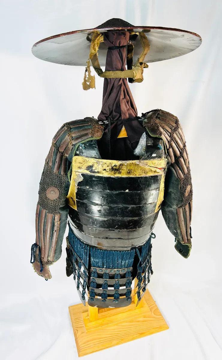Japanese Samurai Do-Maru Armour with Takeda Clan Crest | 14th–16th Century