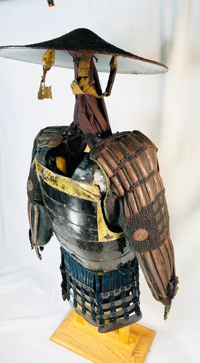 Japanese Samurai Do-Maru Armour with Takeda Clan Crest | 14th–16th Century