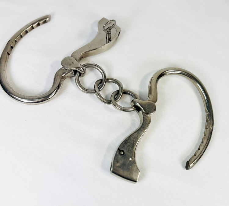 Menottes réglables avec clé John J. Tower | États-Unis | 1866–1940