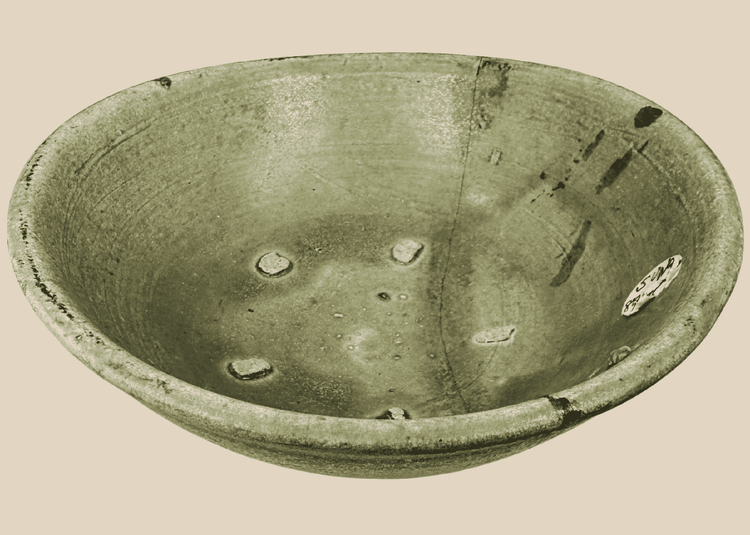 Lý–Trần Dynasty Vietnamese celadon bowl dating to circa the 12th–14th century