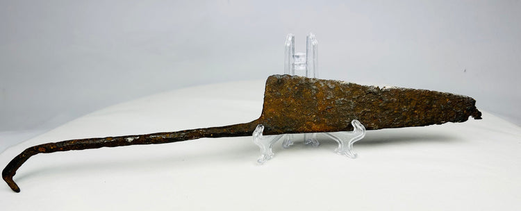 Historical medieval knife High to Late Middle Ages craftsmanship artifact