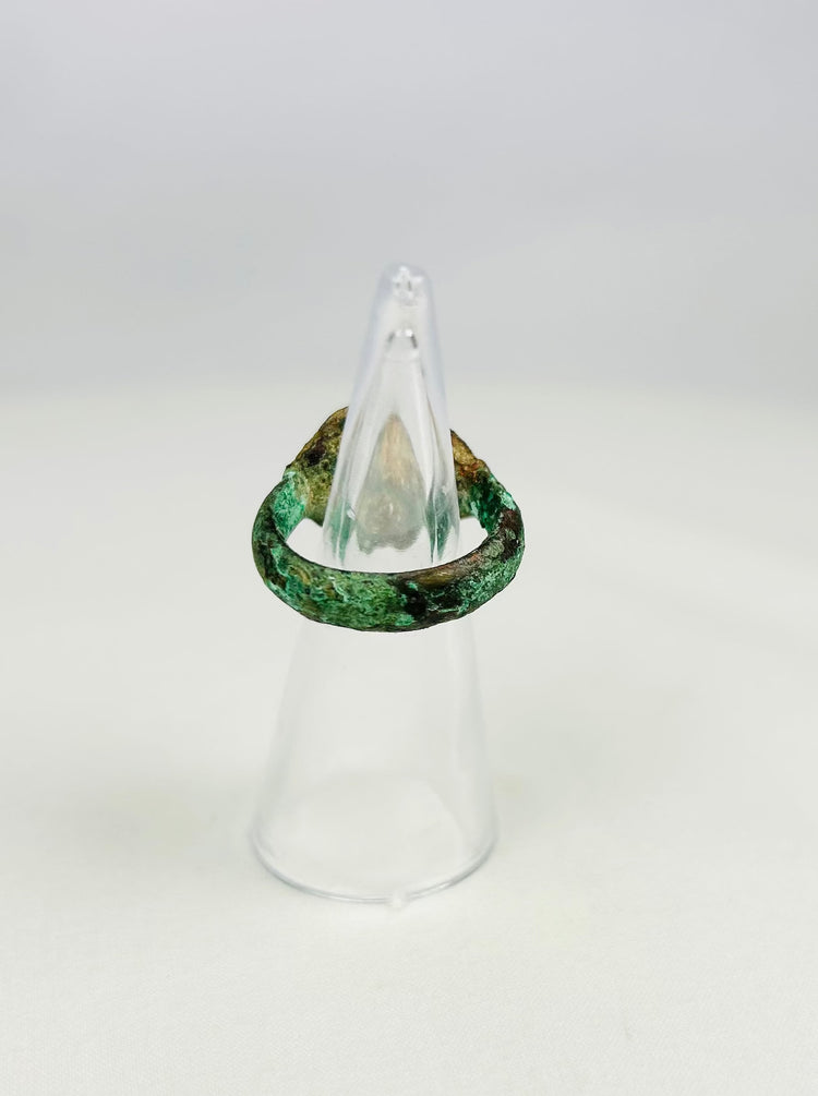 Neo-Assyrian garnet intaglio ring showcasing ancient craftsmanship