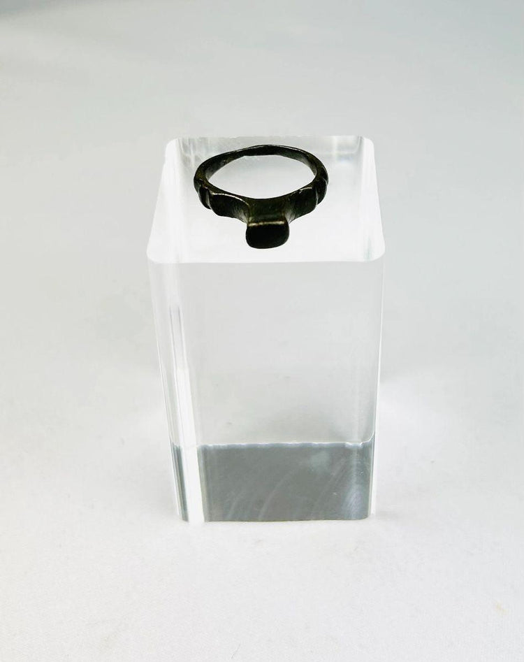 Imperial Roman bronze ring with flat bezel, authentic artifact from the 2nd–3rd century AD