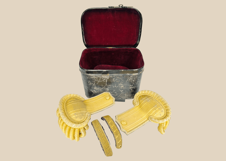 Cased set of late 19th-century U.S. Navy officer gold bullion dress epaulettes in original velvet-lined case