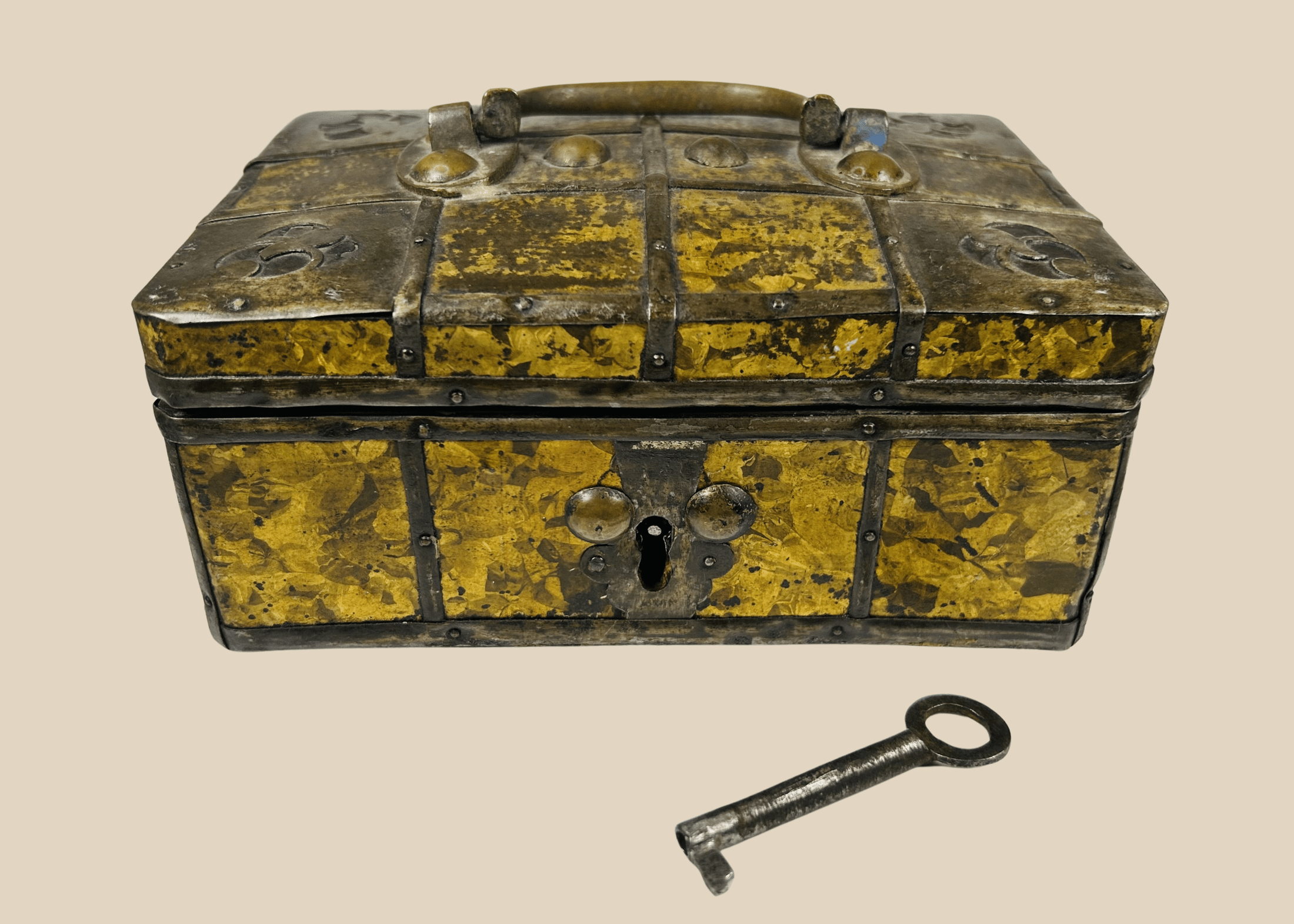小物入れ hooked vintage accessory case Antique Locking Casket with Original Key | Decorative Metal