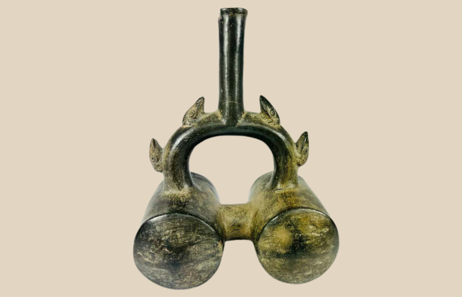 Chimu Grayware Pottery: A Rare Artifact from Ancient Peru