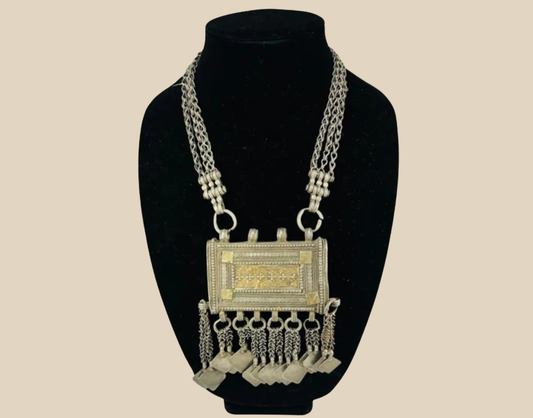 Middle Eastern Antiquities & Ancient Art