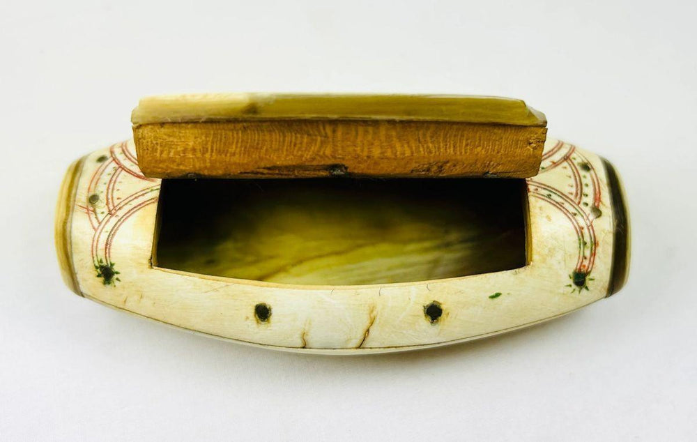 Napoleonic Wars POW snuff box with carved bone and colorful floral motifs