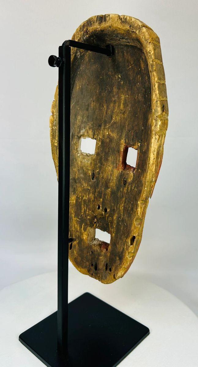 Papua New Guinea ceremonial mask from Sepik River region circa 1900–1940