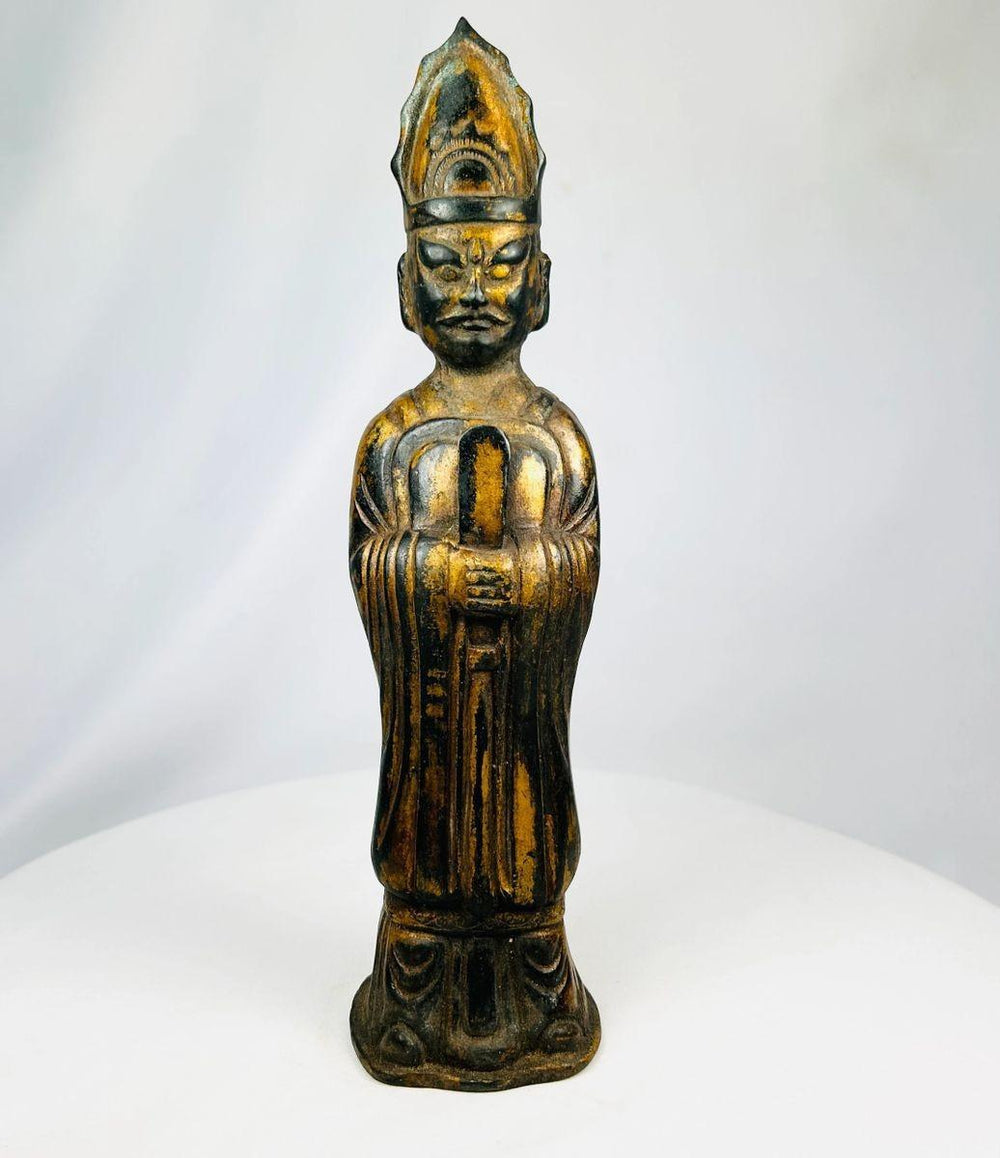 Detailed view of a Qing-era Tibetan Lama gilt bronze Buddhist figure
