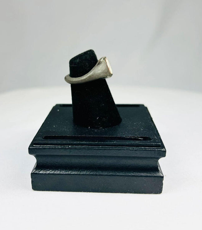 1st millennium BCE silver ring featuring polished carnelian intaglio