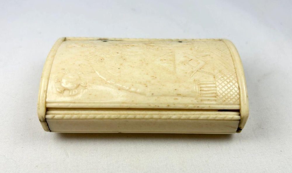 French POW made snuff box circa 1795–1815 with Square and Compasses