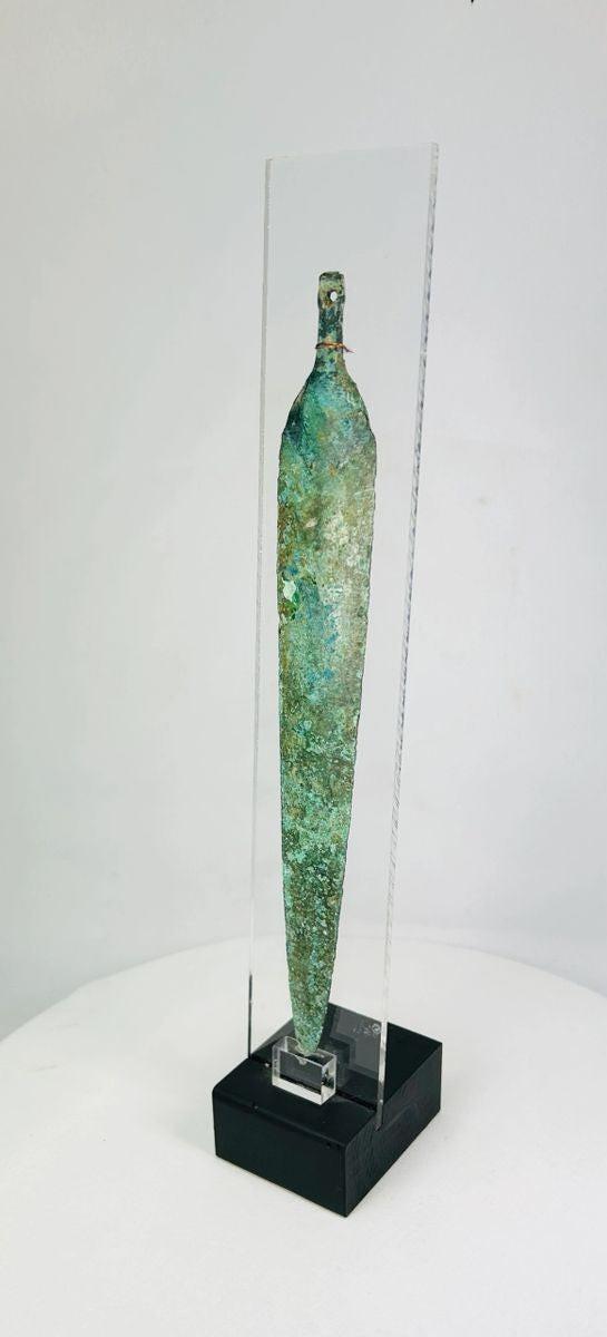 Ancient Near Eastern bronze dagger blade with tapered form and central spine