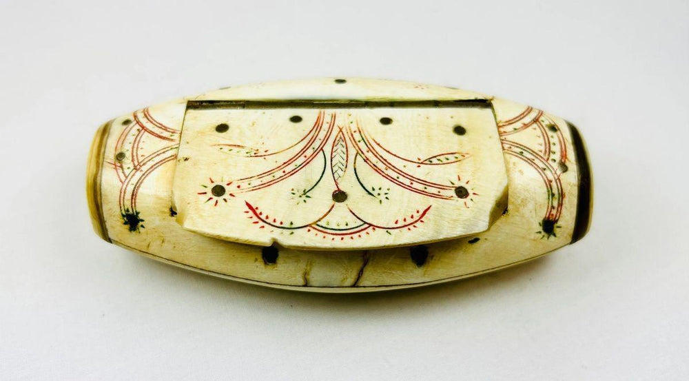 1793–1815 antique French POW snuff box with hand-painted floral decoration