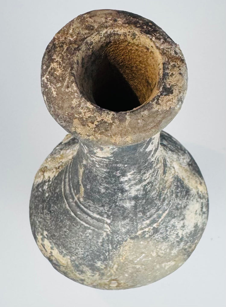 Iron Age Iranian pedestal vessel dating to circa 1000–600 BCE