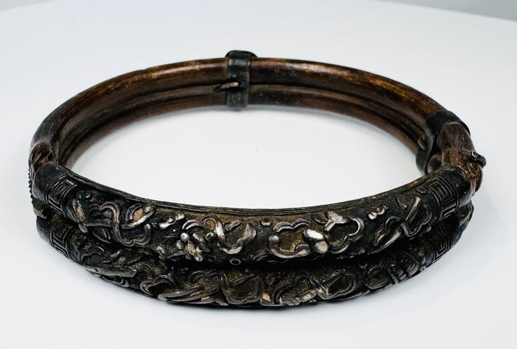 Nineteenth-century Chinese bamboo bracelet with scrolling foliate ornament