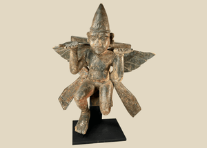 Antiguo guardián alado del templo | Figura de madera tallada a mano | Siglos XVIII-XIX