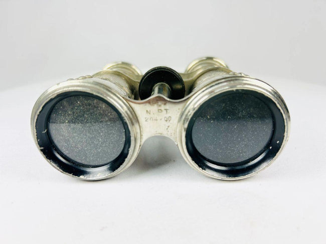 Gafas de ópera francesa Belle Époque | Latón plateado con pájaros y ramas repujados | Alrededor de 1880-1900