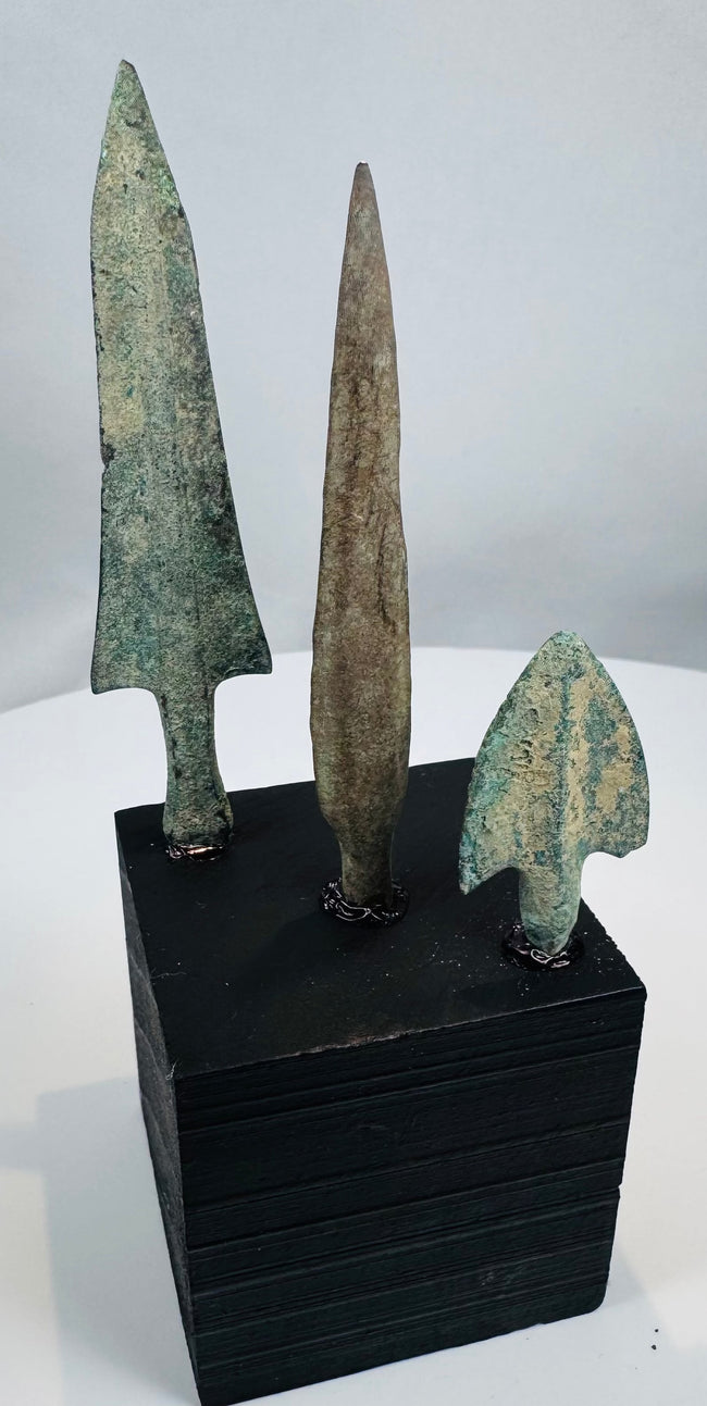 Late Bronze Age Iranian bronze arrowheads in shouldered, lanceolate, and barbed forms