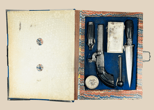Coffret d'arme dissimulée Continental pour gentleman | en étui de velours en forme de livre | Vers 1855-1885