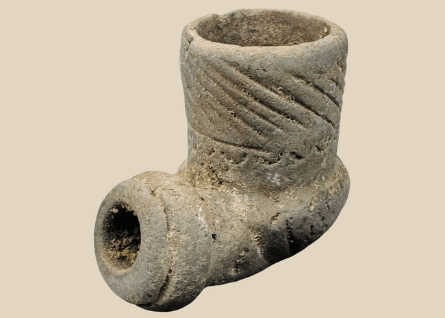 Ancient North American carved stone elbow smoking pipe, attributed circa 800–1200 CE