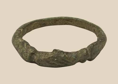 Ancient Roman bronze finger ring with incised palm branch motif, circa 2nd–4th century CE
