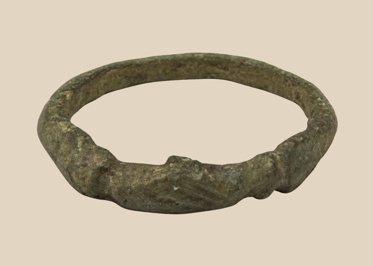 Ancient Roman bronze finger ring with incised palm branch motif, circa 2nd–4th century CE